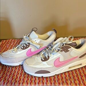 Women's Pink and Cream Nike Sneakers Brand New!!! Size 9 women’s Air Max